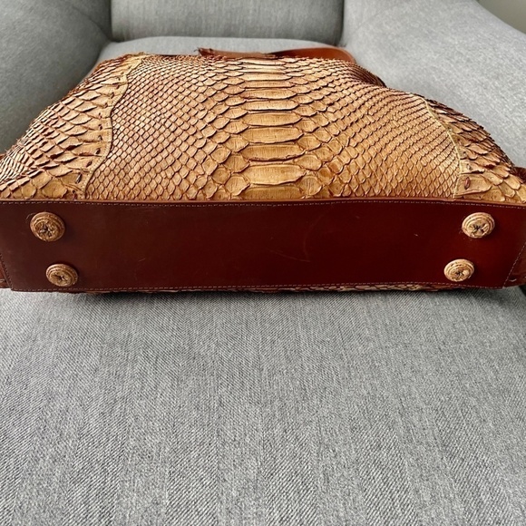 AUTHENTIC CARLOS FALCHI HAND BAG - Picture 4 of 6